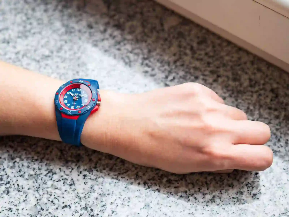 Chlapčenské hodinky LORUS SPORTS R2373NX9 + krabička